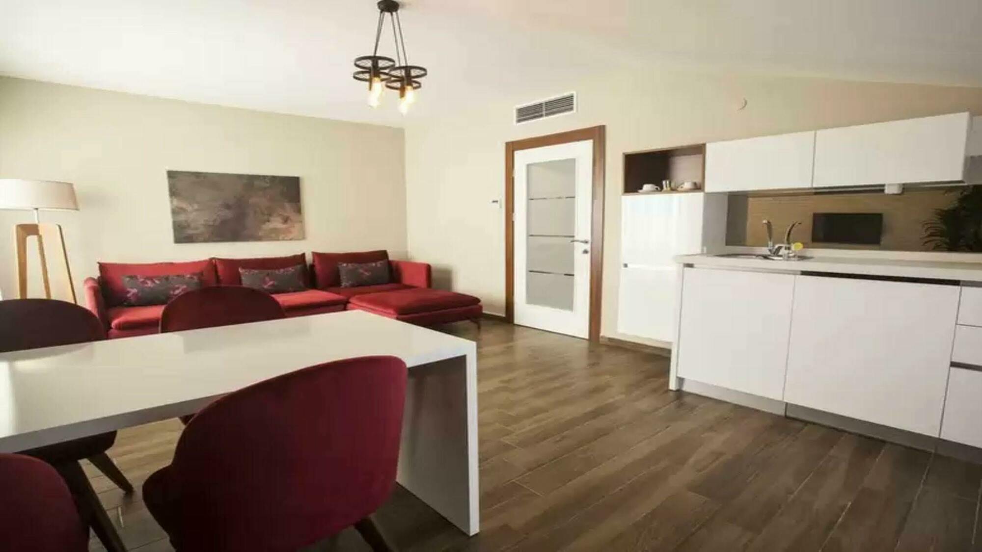Maxuite Hotel In Home อัคชาย ภายนอก รูปภาพ